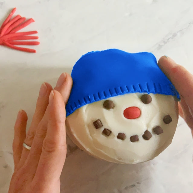 Fondant snowman