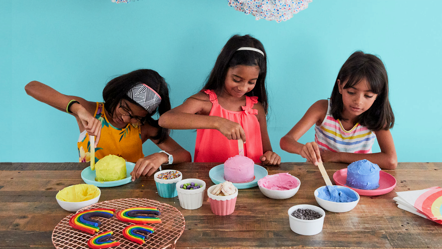 girls making birthday cake kit